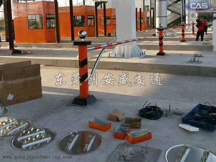 手動(dòng)欄桿安裝.jpg